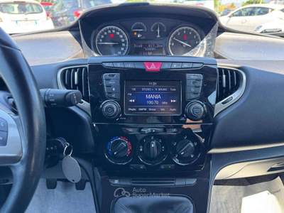 Lancia Ypsilon Ypsilon III 2015 1.2 Gold ecochic Gpl 69cv 2018 Grigio usata Latina