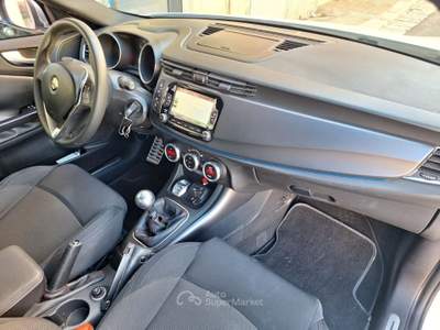 Alfa Romeo Giulietta Exclusive Bianco usata Castellana Grotte