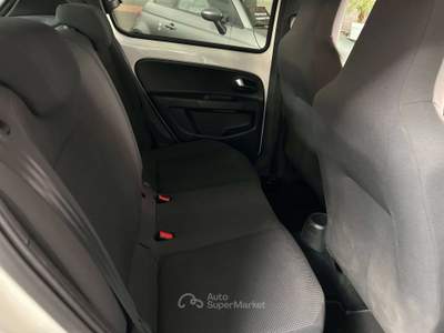 Volkswagen up! Up 5p 1.0 High 75cv asg automatica Bianco usata MILANO