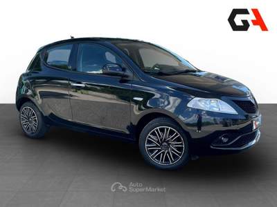 Lancia Ypsilon 1.0 70cv Firefly Hybrid S&S Gold Nero usata Ercolano
