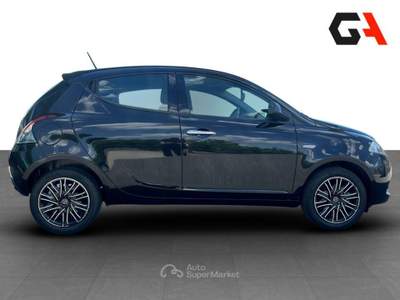 Lancia Ypsilon 1.0 70cv Firefly Hybrid S&S Gold Nero usata Ercolano