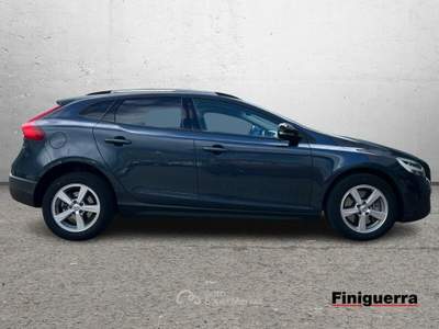 Volvo V40 Cross Country D2 Geartronic Cross Country Business Plus usata Civate