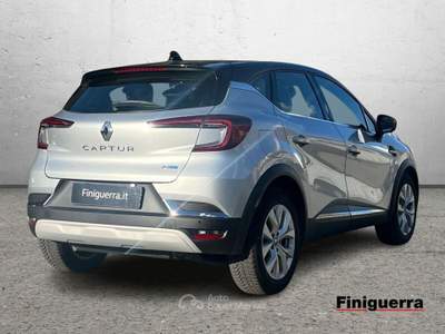 Renault Captur 1.6 PHEV E-TECH Plug In 160cv INTENS Grigio usata Civate