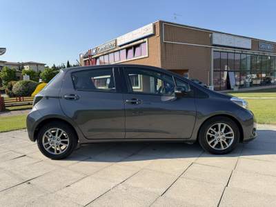 Toyota Yaris 1.4 D-4D Lounge Grigio usata Affi