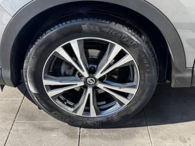 Nissan Qashqai 1.3 DIG-T 160 N-Connecta DCT #telecamere360° #tettopanoramico Grigio usata Spinea