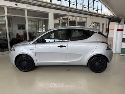 Lancia Ypsilon 1.0 70cv Hybrid UNICO PROPRIETARIO Argento usata Castellanza