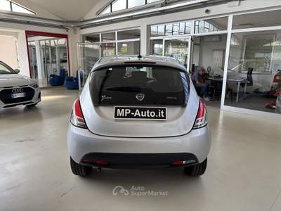 Lancia Ypsilon 1.0 70cv Hybrid UNICO PROPRIETARIO Argento usata Castellanza