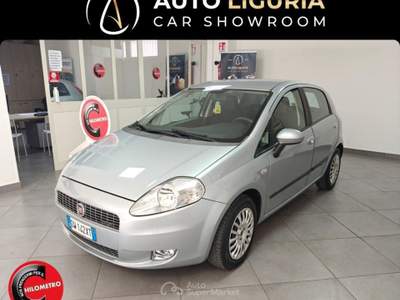Fiat Grande Punto Grande Punto 5p 1.3 mjt 16v Dynamic 90cv 6m  Grigio usata Striano