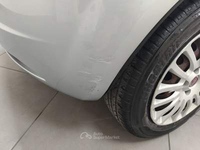 Fiat Grande Punto Grande Punto 5p 1.3 mjt 16v Dynamic 90cv 6m  Grigio usata Striano