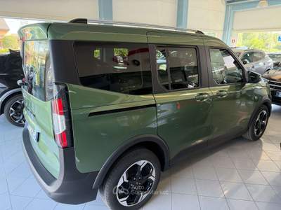 Ford Tourneo Courier 124cv Verde usata Romagnano Sesia
