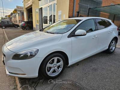 Volvo V40 2.0 D2 Kinetic*Clima*Cerchi*Euro6*Unipro* Bianco usata Modena