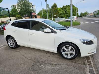 Volvo V40 2.0 D2 Kinetic*Clima*Cerchi*Euro6*Unipro* Bianco usata Modena
