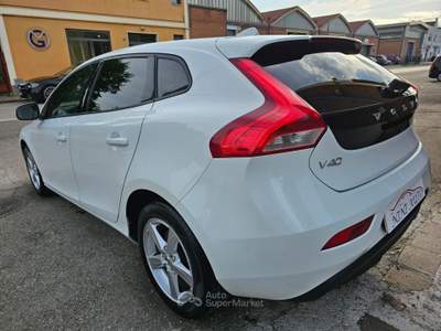 Volvo V40 2.0 D2 Kinetic*Clima*Cerchi*Euro6*Unipro* Bianco usata Modena