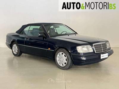 Mercedes-Benz Classe E cat Cabriolet *MANUALE* Blu/Azzurro usata Concesio