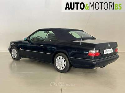 Mercedes-Benz Classe E cat Cabriolet *MANUALE* Blu/Azzurro usata Concesio