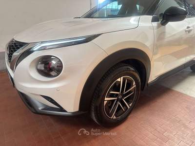 Nissan Juke Juke II 2024 1.0 dig-t N-Connecta 114cv bianco perla met km 18000 Bianco usata Arezzo