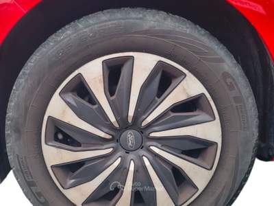 Ford Fiesta GPL 5 porte Titanium Rosso usata Pisa