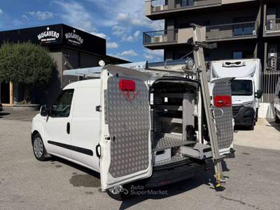Fiat Doblò 1.6mjt 105cv OFFICINA MOBILE Bianco usata Salerno
