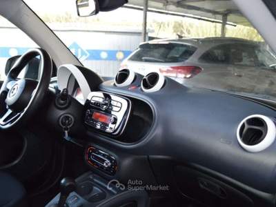 Smart ForTwo 1.0 twinamic 70 CV Youngster Automatica Bianco usata Ardea
