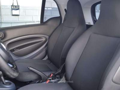 Smart ForTwo 1.0 twinamic 70 CV Youngster Automatica Bianco usata Ardea