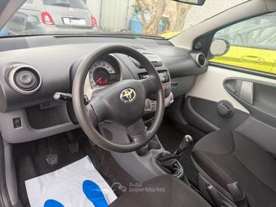Toyota Aygo 5 porte,Clima,Radio,ecc. Bianco usata San Michele Salentino