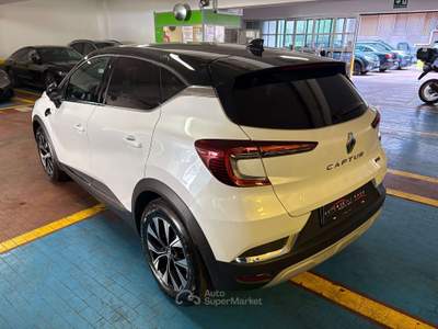 Renault Captur Captur 1.6 E-Tech full hybrid Evolution 145cv auto Bianco usata Milano