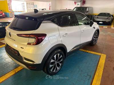 Renault Captur Captur 1.6 E-Tech full hybrid Evolution 145cv auto Bianco usata Milano