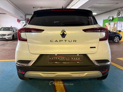 Renault Captur Captur 1.6 E-Tech full hybrid Evolution 145cv auto Bianco usata Milano
