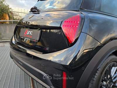MINI Cooper ESSENTIAL TRIM PACK XS LED GARANZIA MINI UFF.L Nero usata Roma