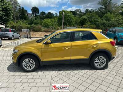 Volkswagen T-Roc SCR 150 CV DSG Business BlueMotion Technology Giallo usata Teano