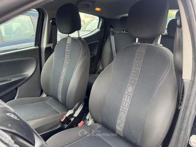 Lancia Ypsilon Unyca MOMO DESIGN Nero usata CURTI
