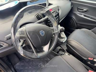 Lancia Ypsilon Unyca MOMO DESIGN Nero usata CURTI