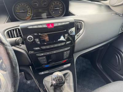 Lancia Ypsilon Unyca MOMO DESIGN Nero usata CURTI