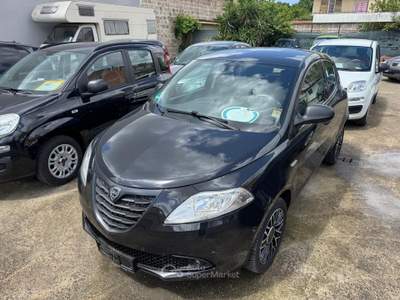 Lancia Ypsilon Unyca MOMO DESIGN Nero usata CURTI