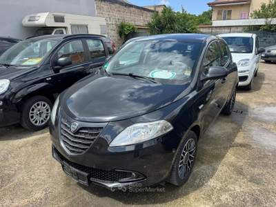 Lancia Ypsilon Unyca MOMO DESIGN Nero usata CURTI
