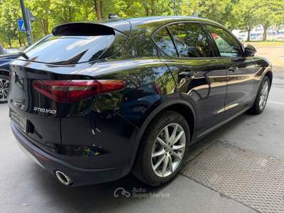 Alfa Romeo Stelvio Distribuzione, tagliando e revisione appena fatti Nero usata Torino