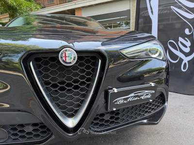 Alfa Romeo Stelvio Distribuzione, tagliando e revisione appena fatti Nero usata Torino