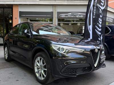 Alfa Romeo Stelvio Distribuzione, tagliando e revisione appena fatti Nero usata Torino