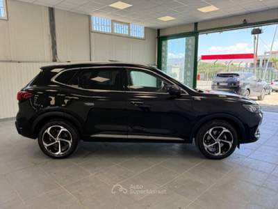 MG HS MH HS LUXSURY Nero usata Giugliano in Campania