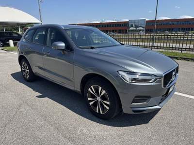 Volvo XC60 AWD (Diesel/Hybrid) Automatico Momentum Grigio usata Crocetta del Montello