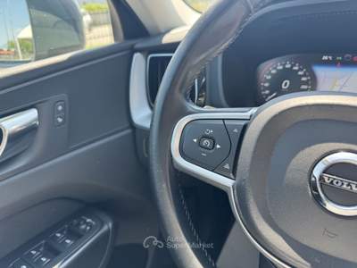 Volvo XC60 AWD (Diesel/Hybrid) Automatico Momentum Grigio usata Crocetta del Montello