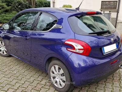 Peugeot 208 Allestimento Allure, Unico Proprietario, Tagliandata, In garage Blu/Azzurro usata Parma