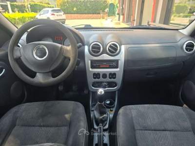 Dacia Logan MCV 1.6 GPL 7 Posti UnicoPropietario CLIMA RadioCD Rosso usata Rezzato