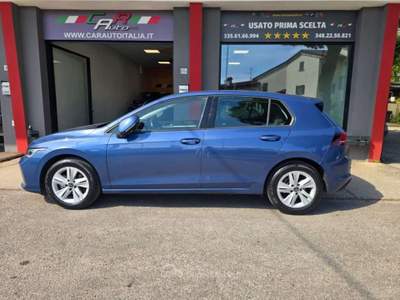 Volkswagen Golf 8.5 2.0 TDI 115CV MANUALE RetroCAMERA ACC LED Blu/Azzurro usata Rezzato