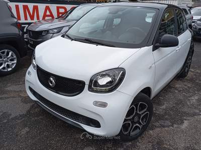 Smart ForFour 90CV Passion Aut. Bianco usata Giugliano in Campania