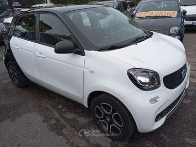 Smart ForFour 90CV Passion Aut. Bianco usata Giugliano in Campania