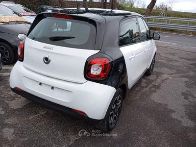 Smart ForFour 90CV Passion Aut. Bianco usata Giugliano in Campania