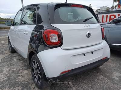Smart ForFour 90CV Passion Aut. Bianco usata Giugliano in Campania
