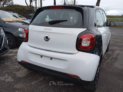 Smart ForFour 90CV Passion Aut. Bianco usata Giugliano in Campania