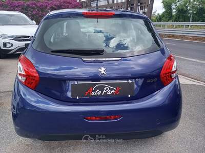 Peugeot 208 5P 1.2 VTi 82CV Active Blu/Azzurro usata Giugliano in Campania